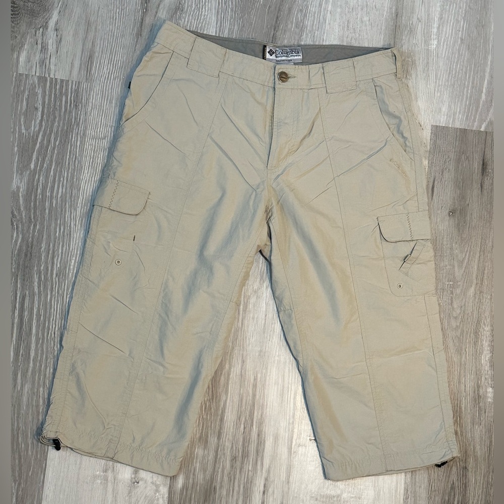Woman’s Columbia capris Titanium size 8